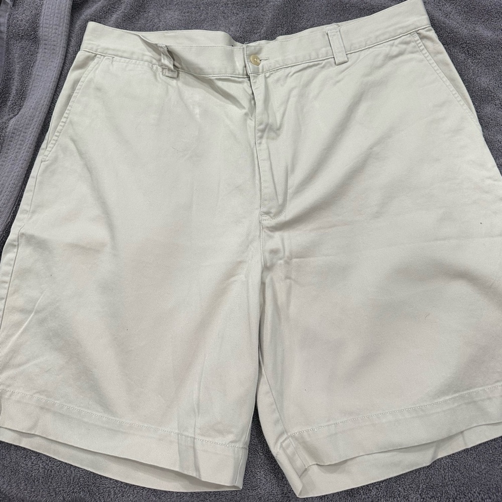 Ralph Lauren Men's Light Cream Flat Front Shorts